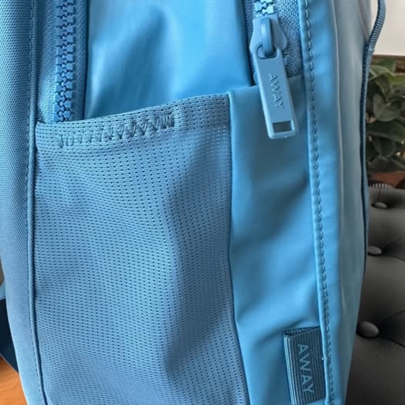 Away Brand  New Backpack 26L - Picture 8 of 11